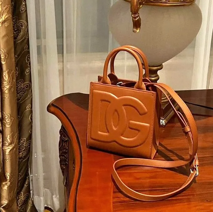 Dolce & Gabbana DG Tote photo 4