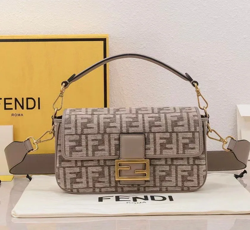 Fendi Baguette shoulder bag photo 3
