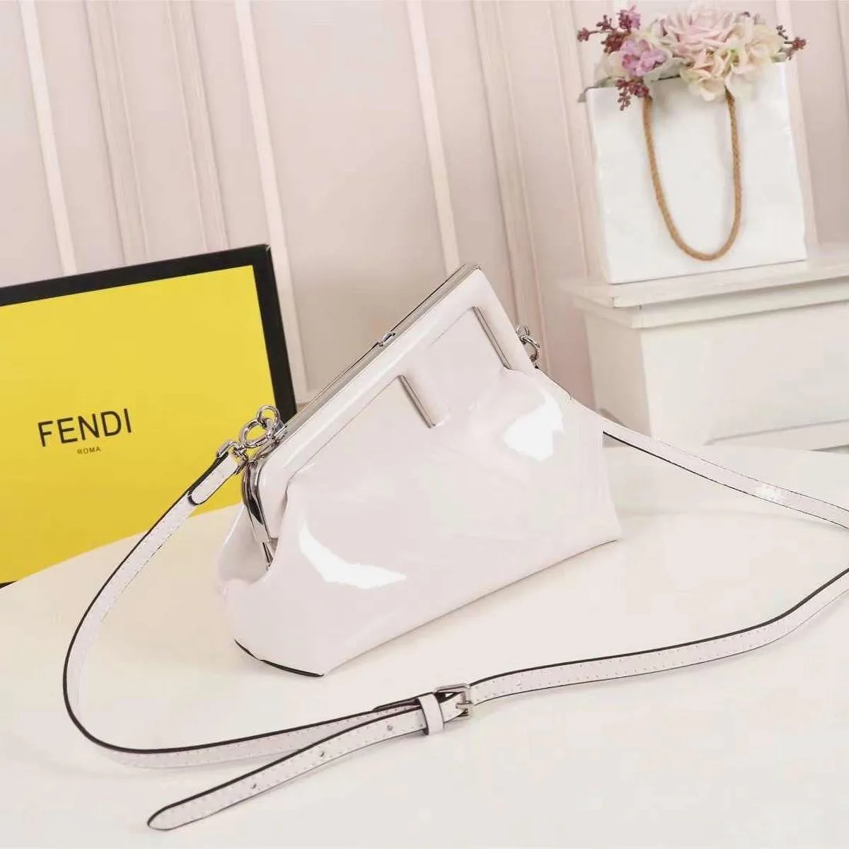 Fendi Shoulder Bag photo 4
