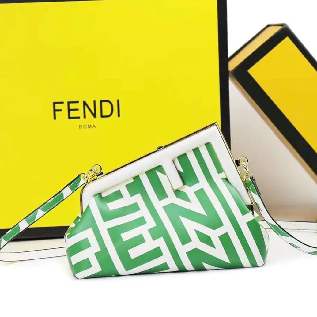 Fendi Clutch photo 2