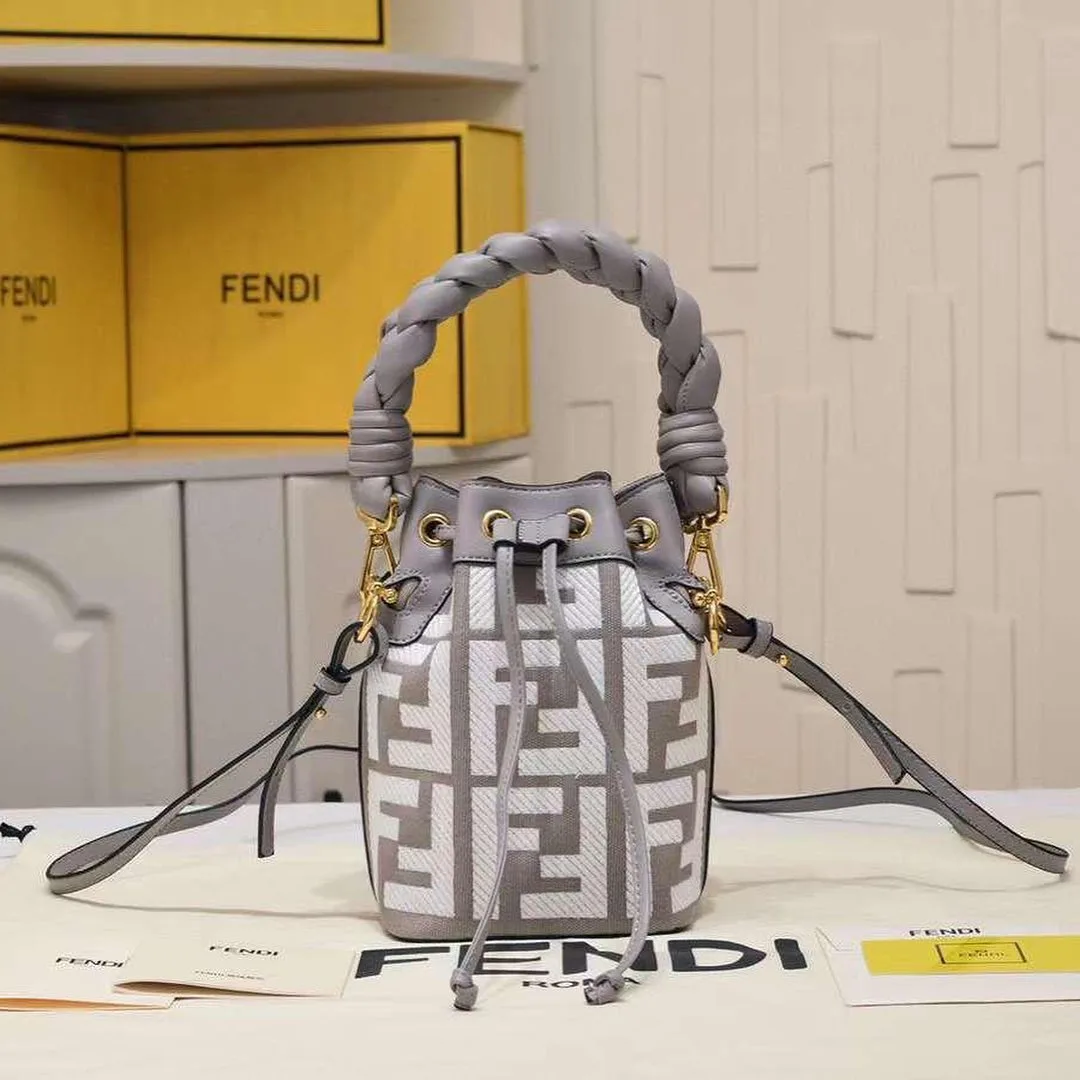 Fendi Bucket Bag photo 4