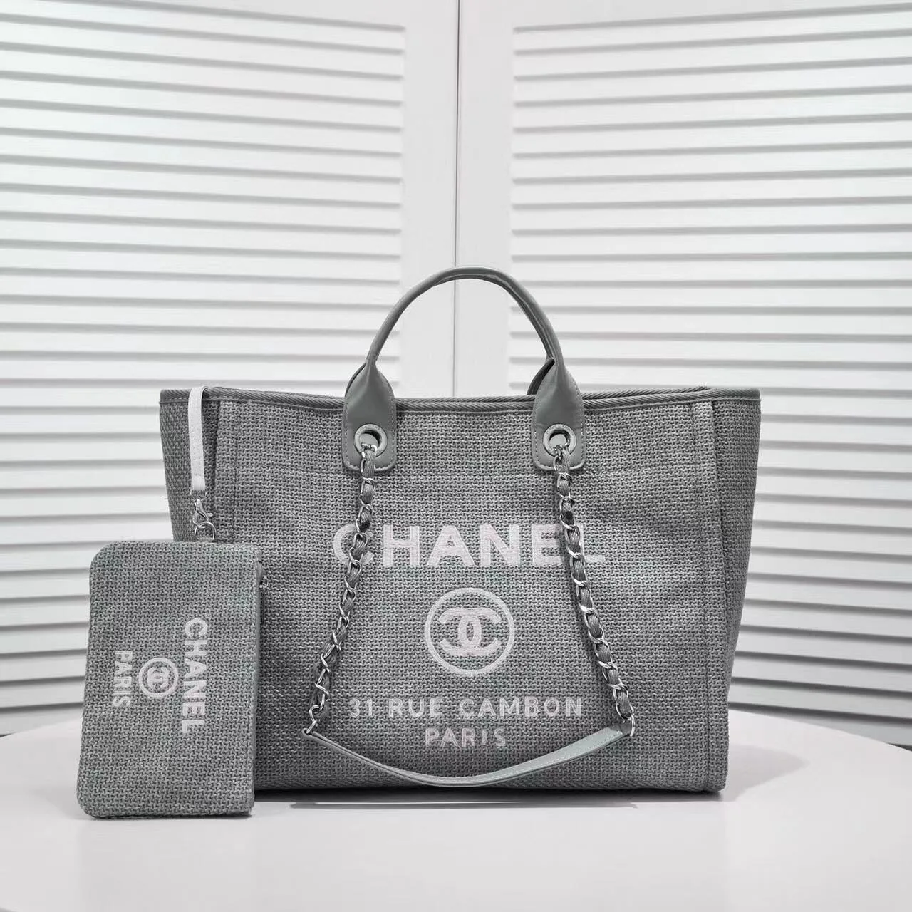 Chanel Deauville Tote photo 3