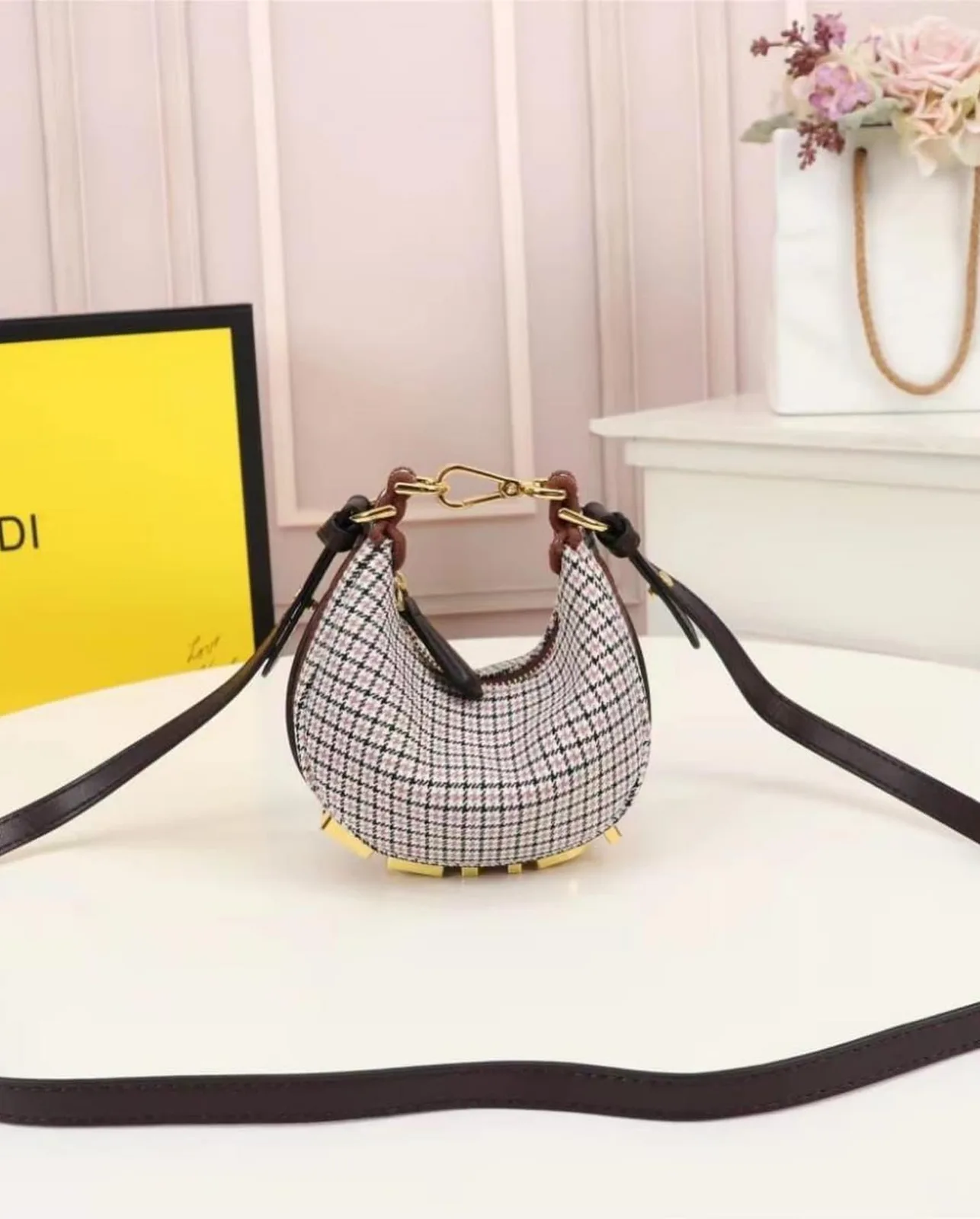 Fendi Shoulder Bag photo 2