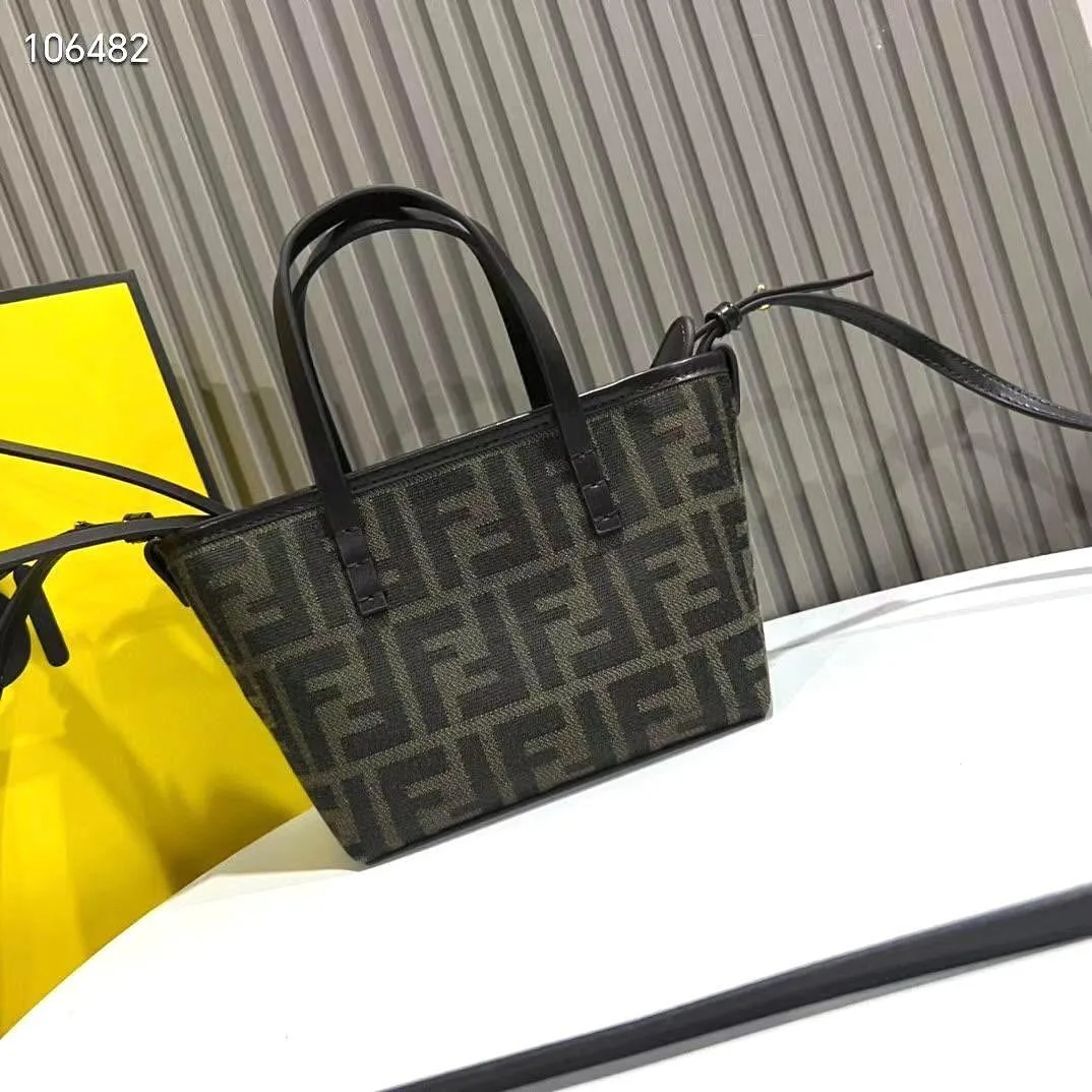 Fendi Tote Bag photo 4