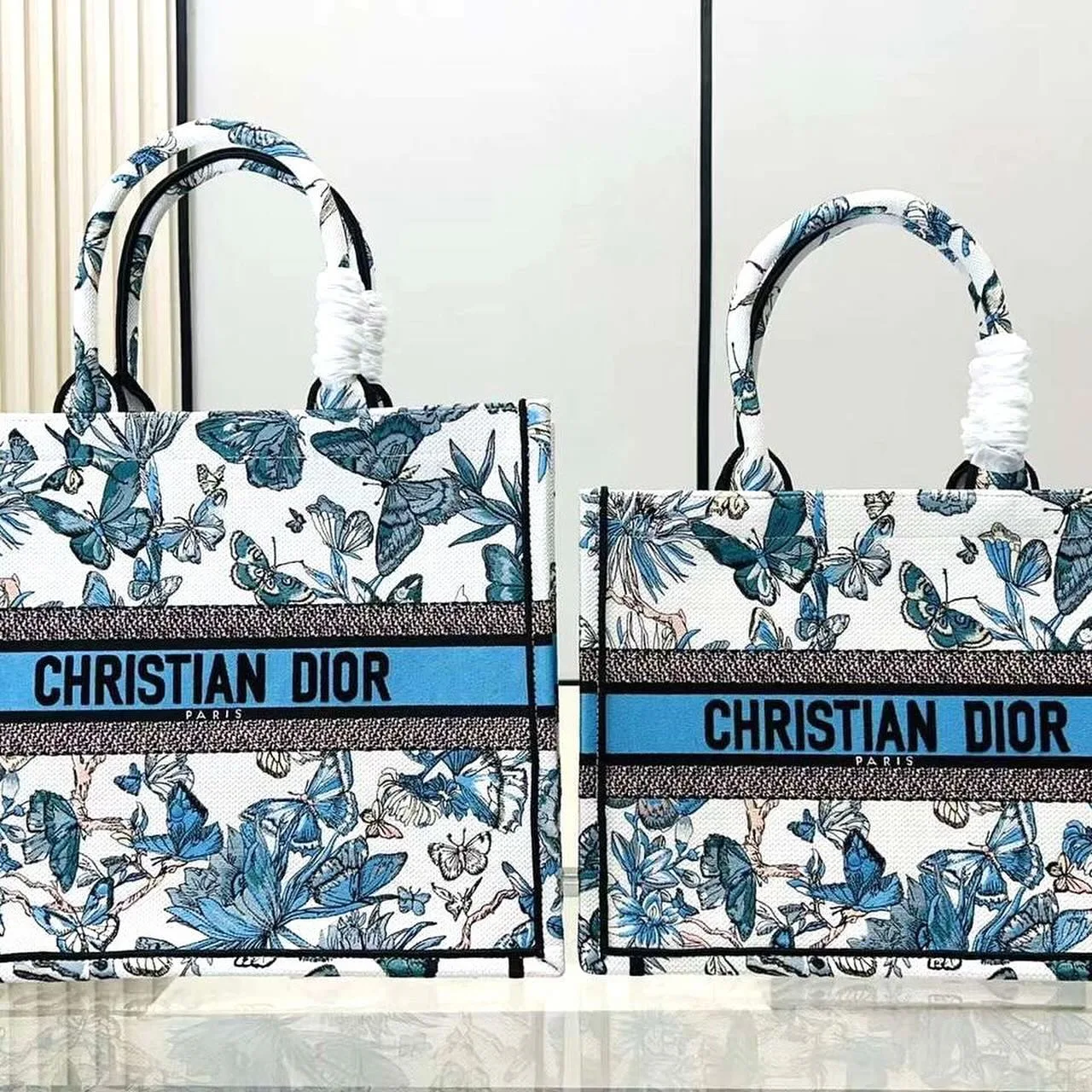 Dior Book Tote photo 12