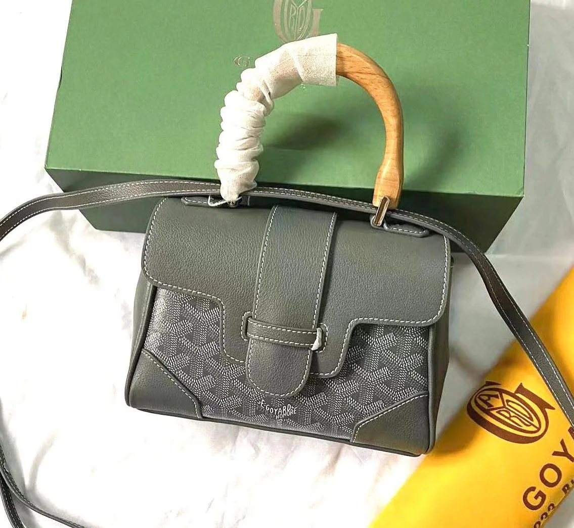Goyard Crossbody Bag photo 6