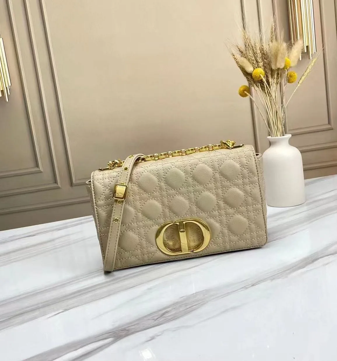 Dior Caro photo 7