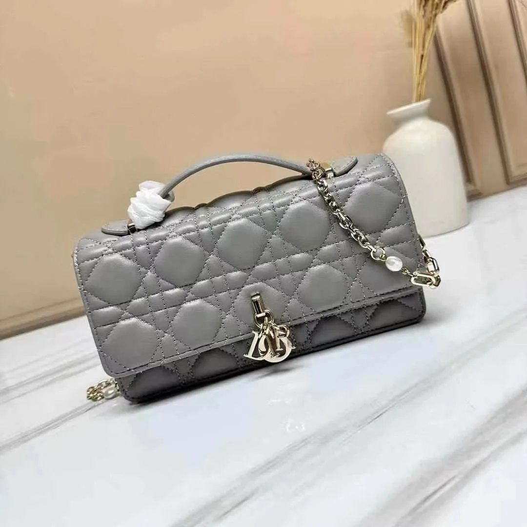 Dior Caro photo 4