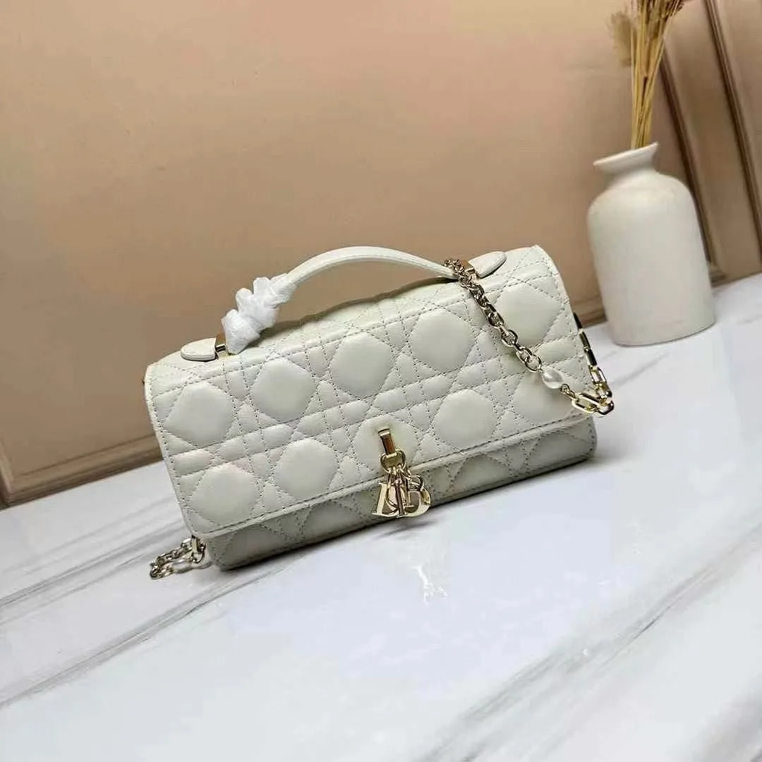 Dior Caro photo 2