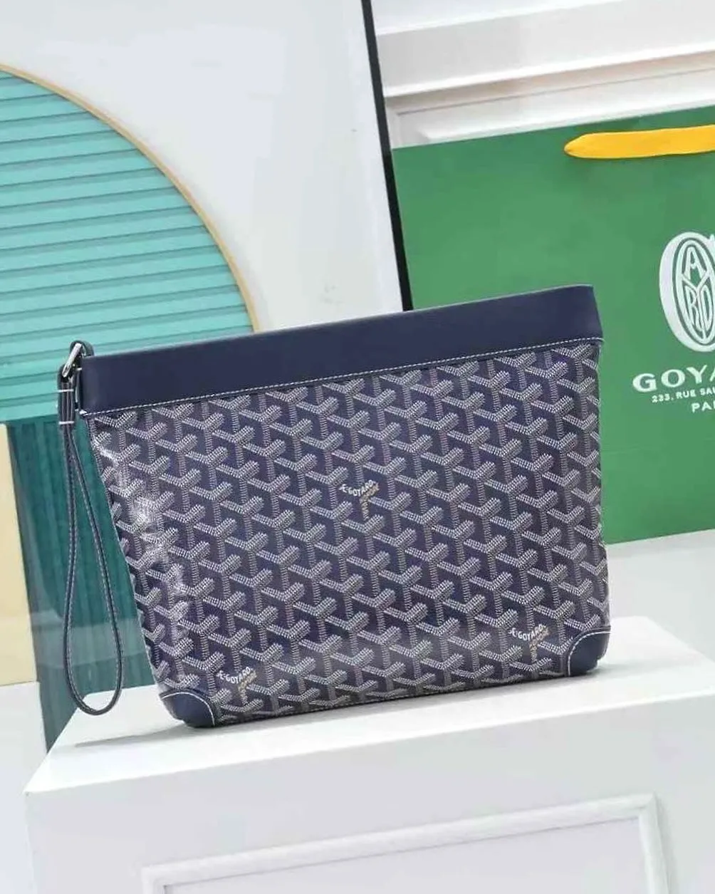 Goyard Clutch photo 4