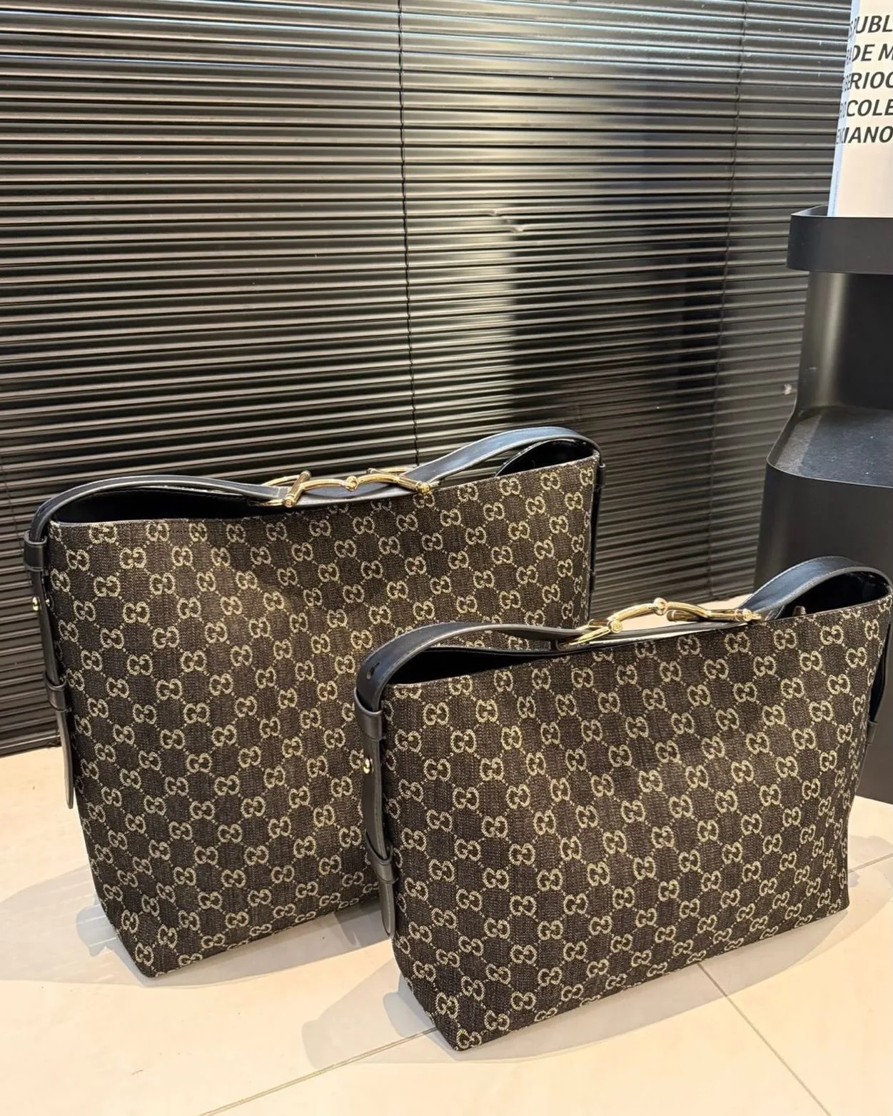 Gucci Shoulder Bag photo 3