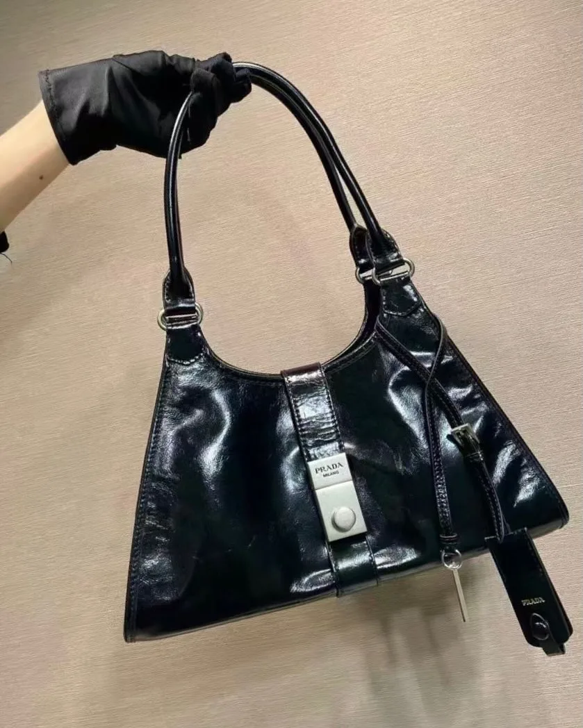 Prada Shoulder Bag photo 3