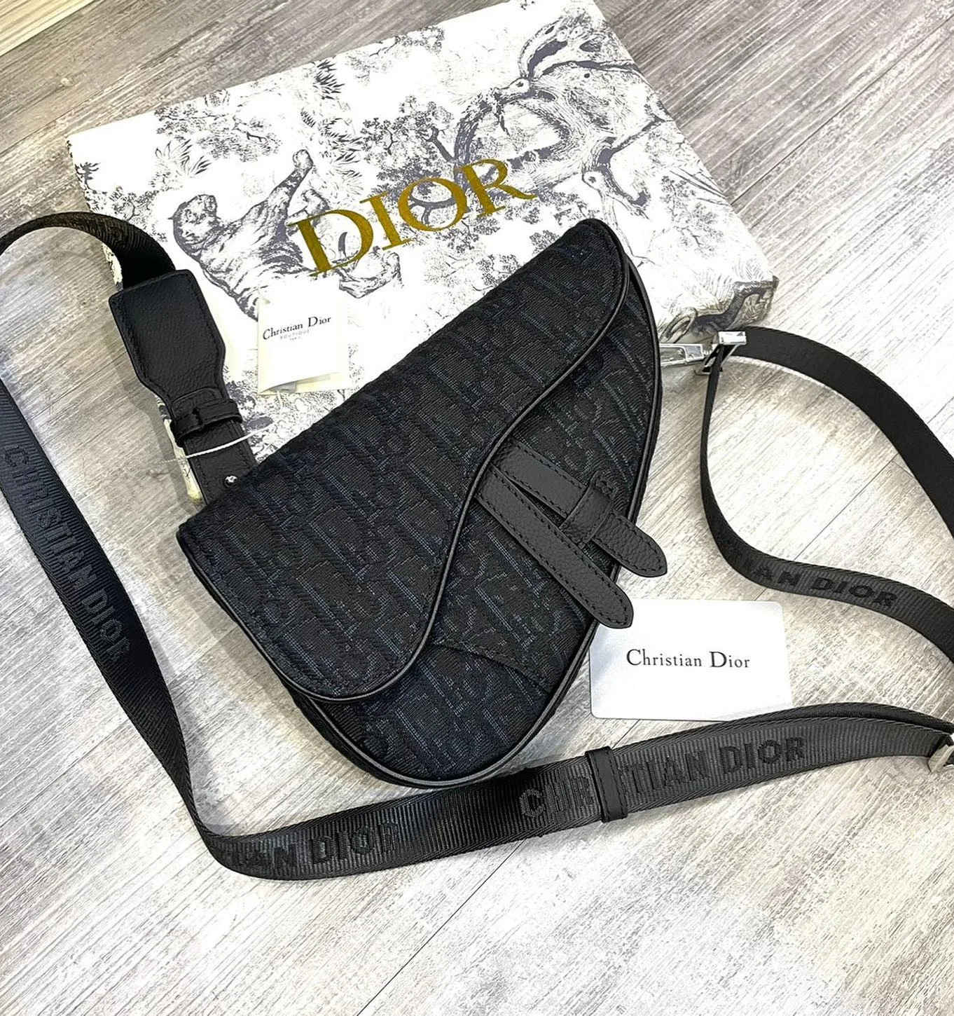 Dior Saddle Bag photo 10