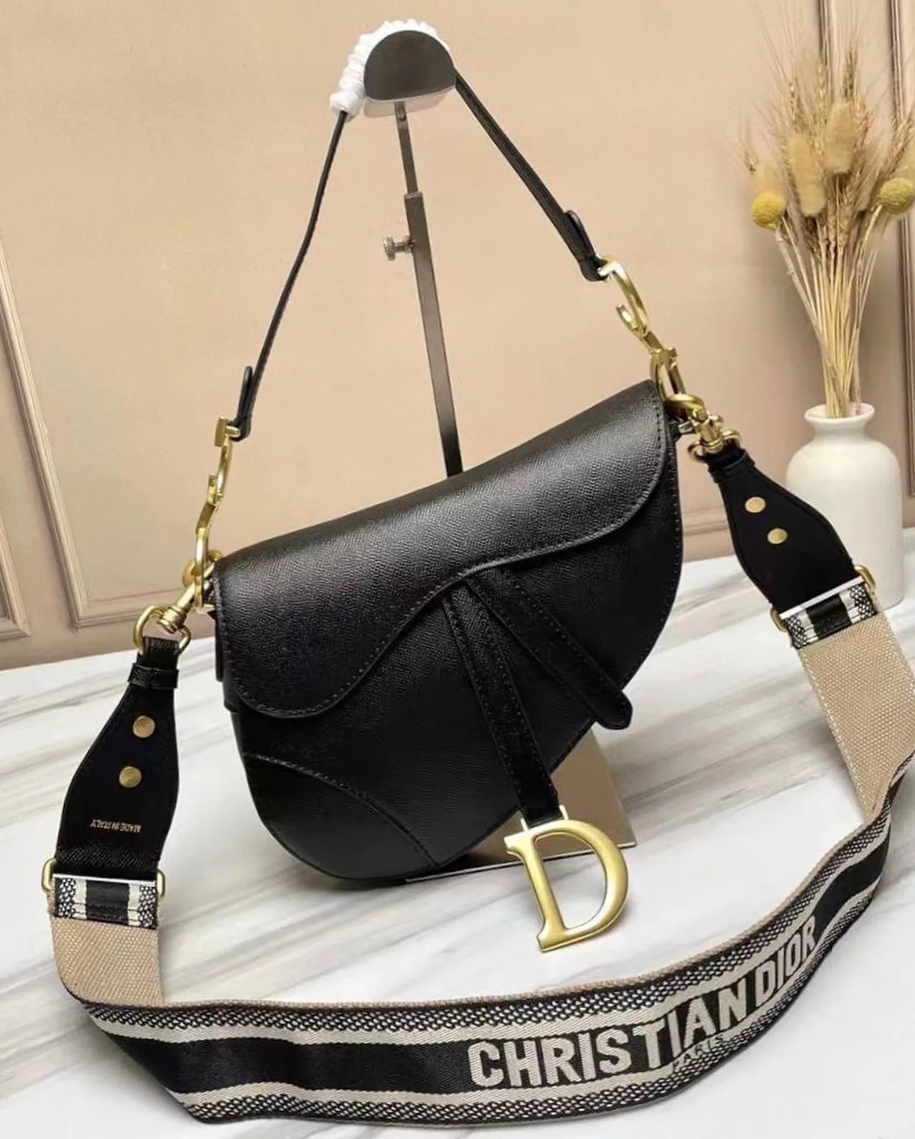 Dior Saddle Bag photo 4