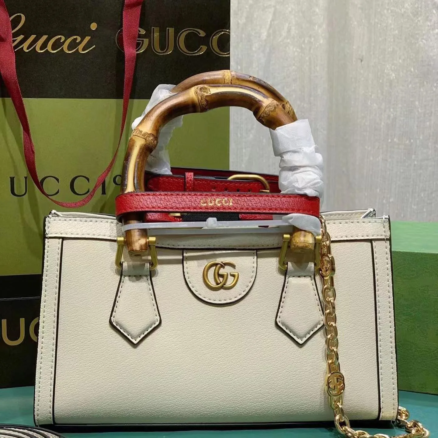 Gucci Diana Bamboo Handle Tote photo 3