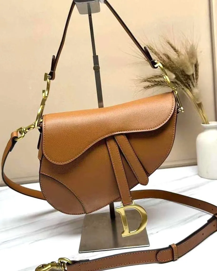 Dior Saddle Bag photo 7