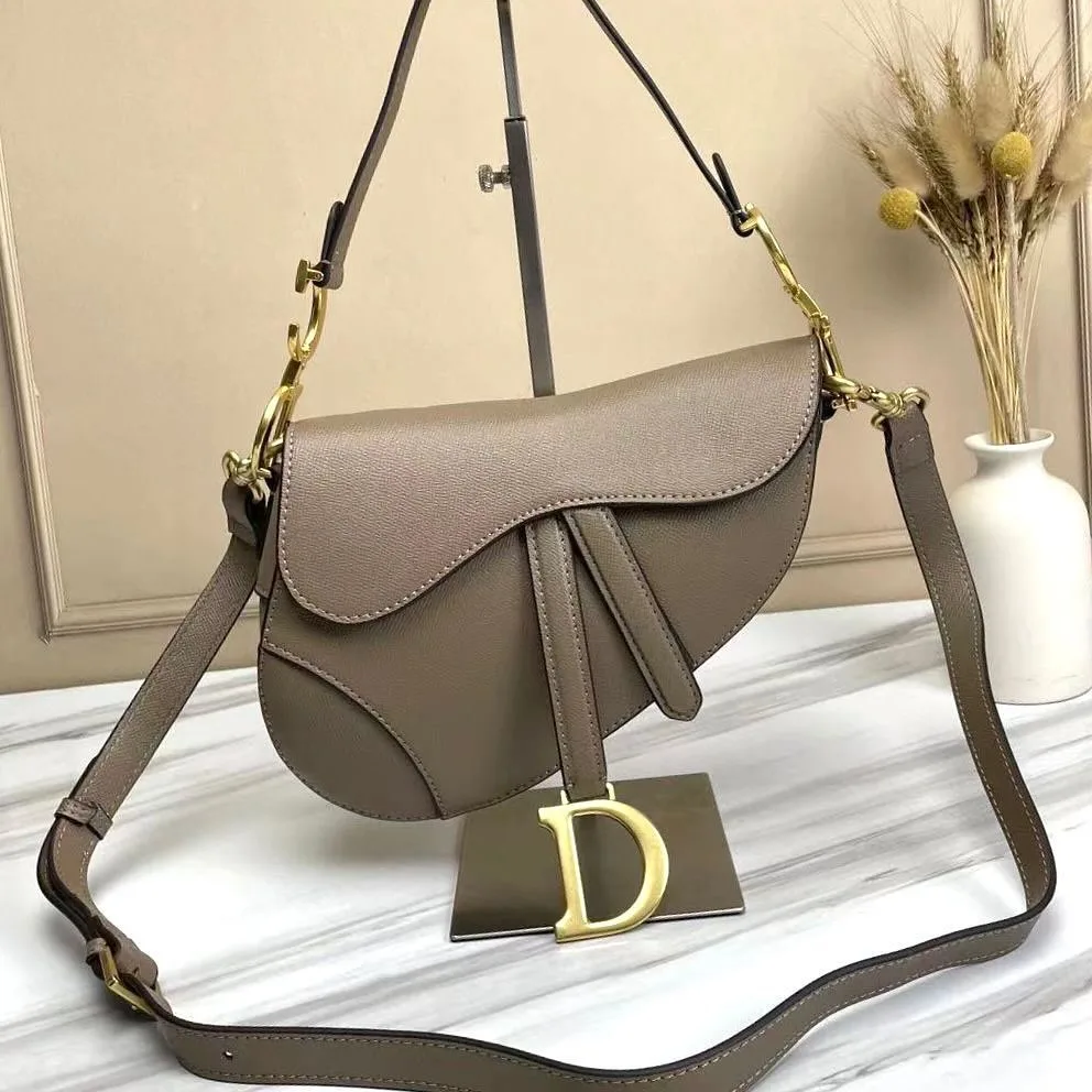 Dior Saddle Bag photo 15