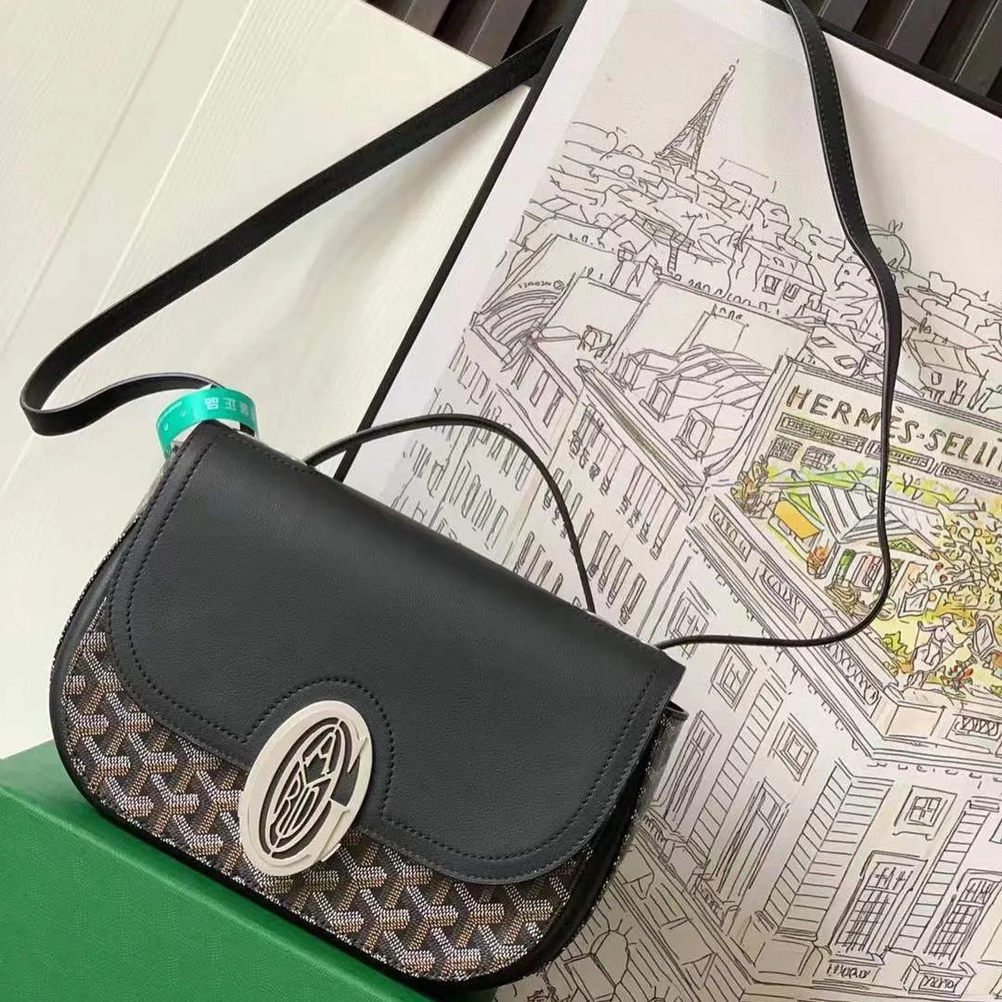 Goyard Saddle Crossbody Bag photo 7