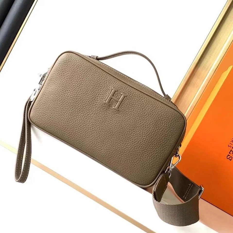 Hermès Crossbody Bag photo 3