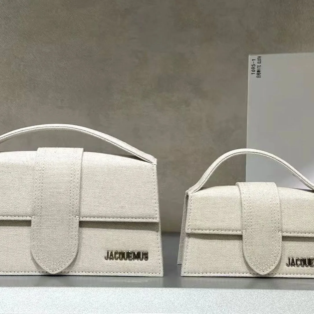Jacquemus Shoulder Bag photo 5