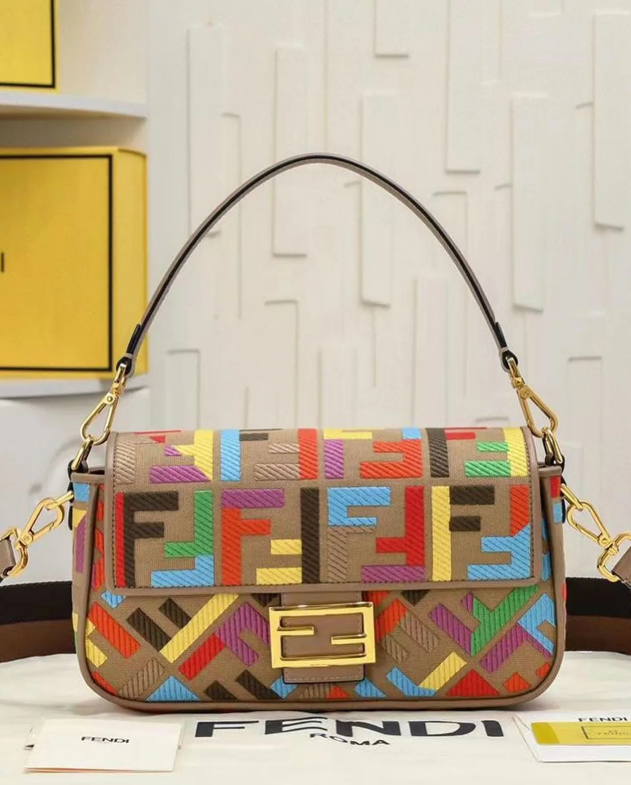 Fendi Baguette photo 3