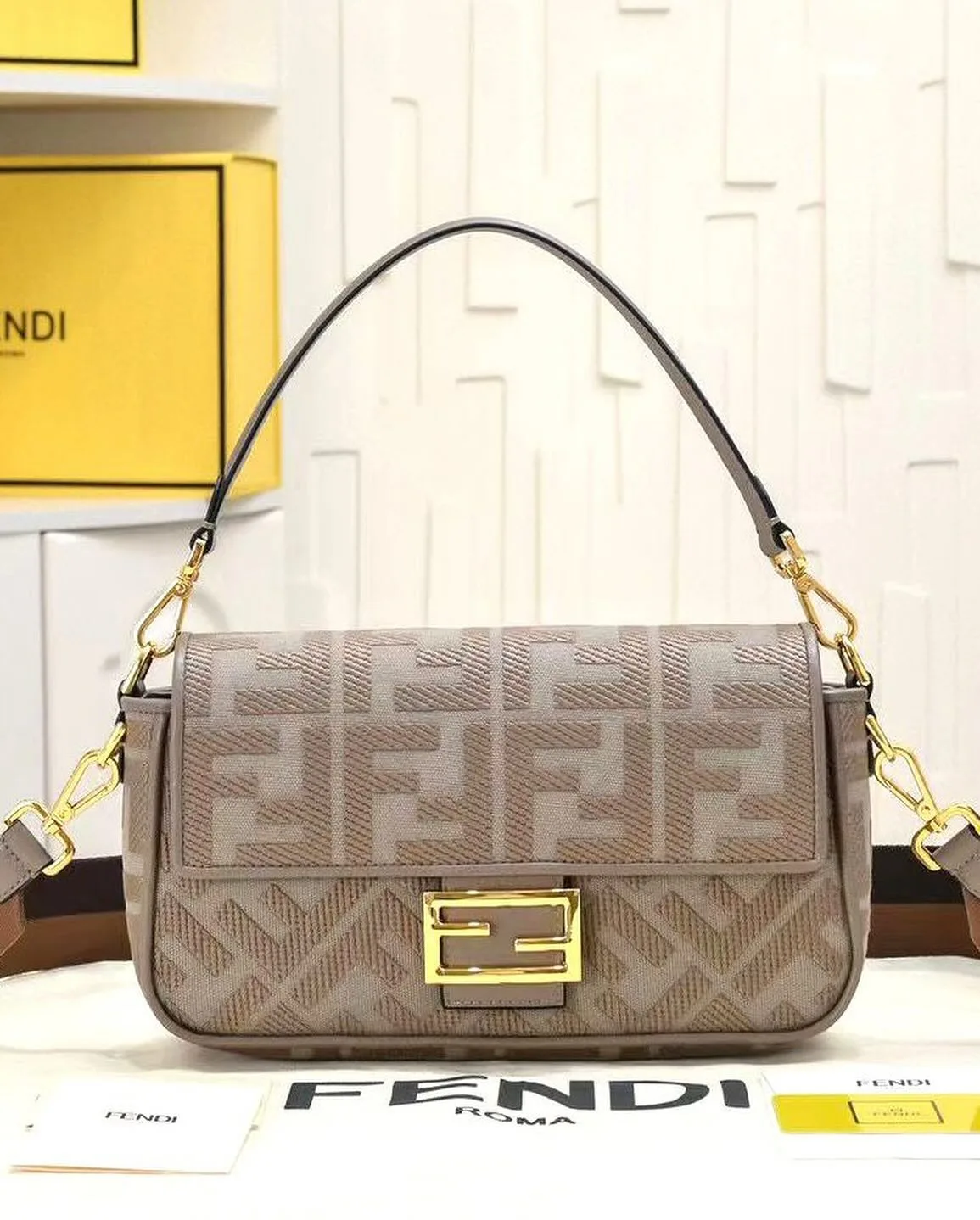 Fendi Baguette photo 4
