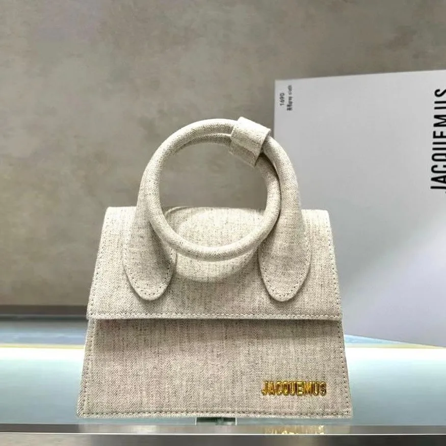 Jacquemus Le Chiquito