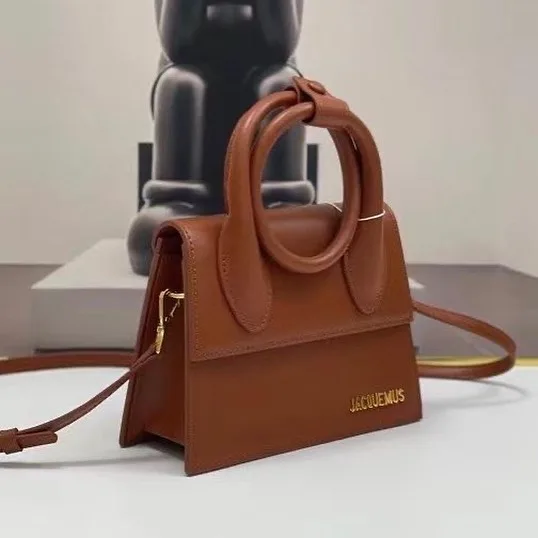 Jacquemus Le Grand Chiquito photo 5