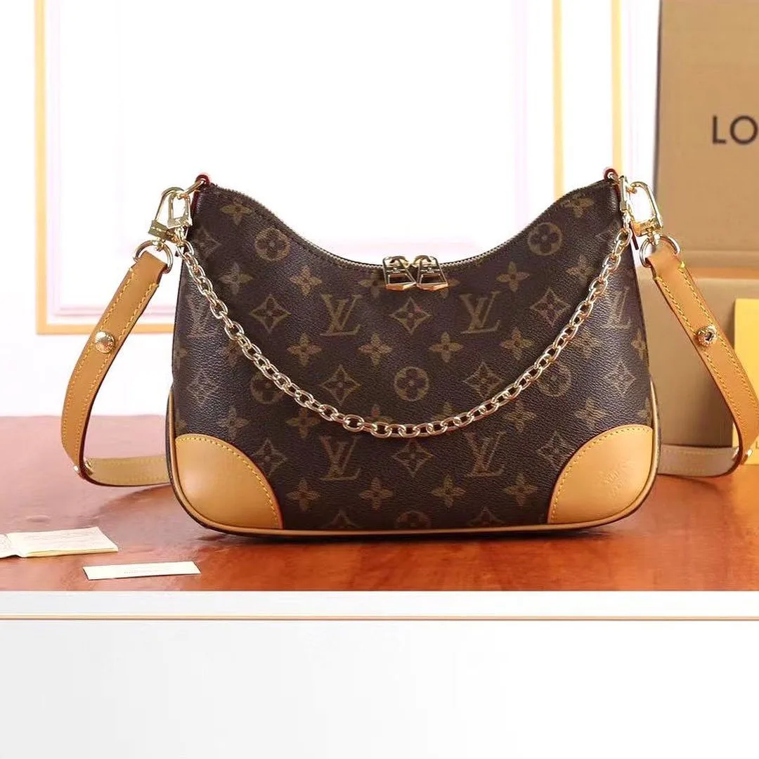 Louis Vuitton Boulogne Hobo photo 2