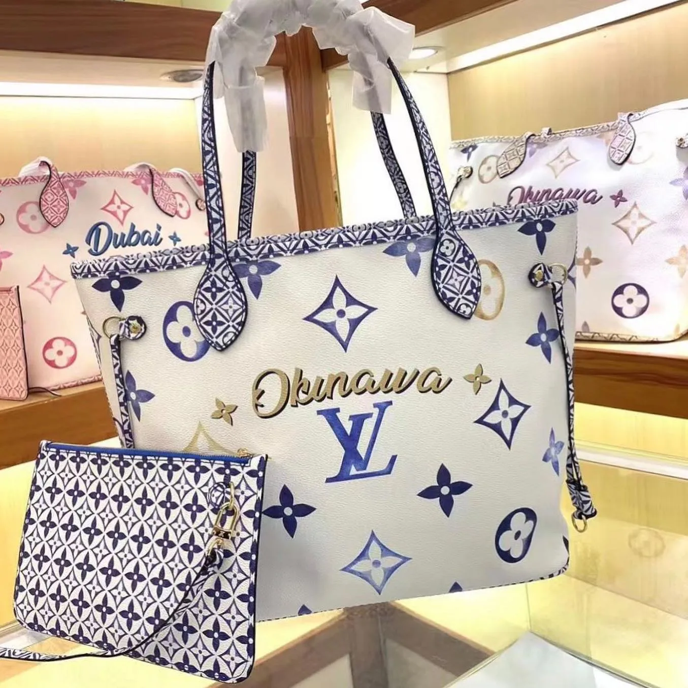Louis Vuitton Tote Bag photo 3