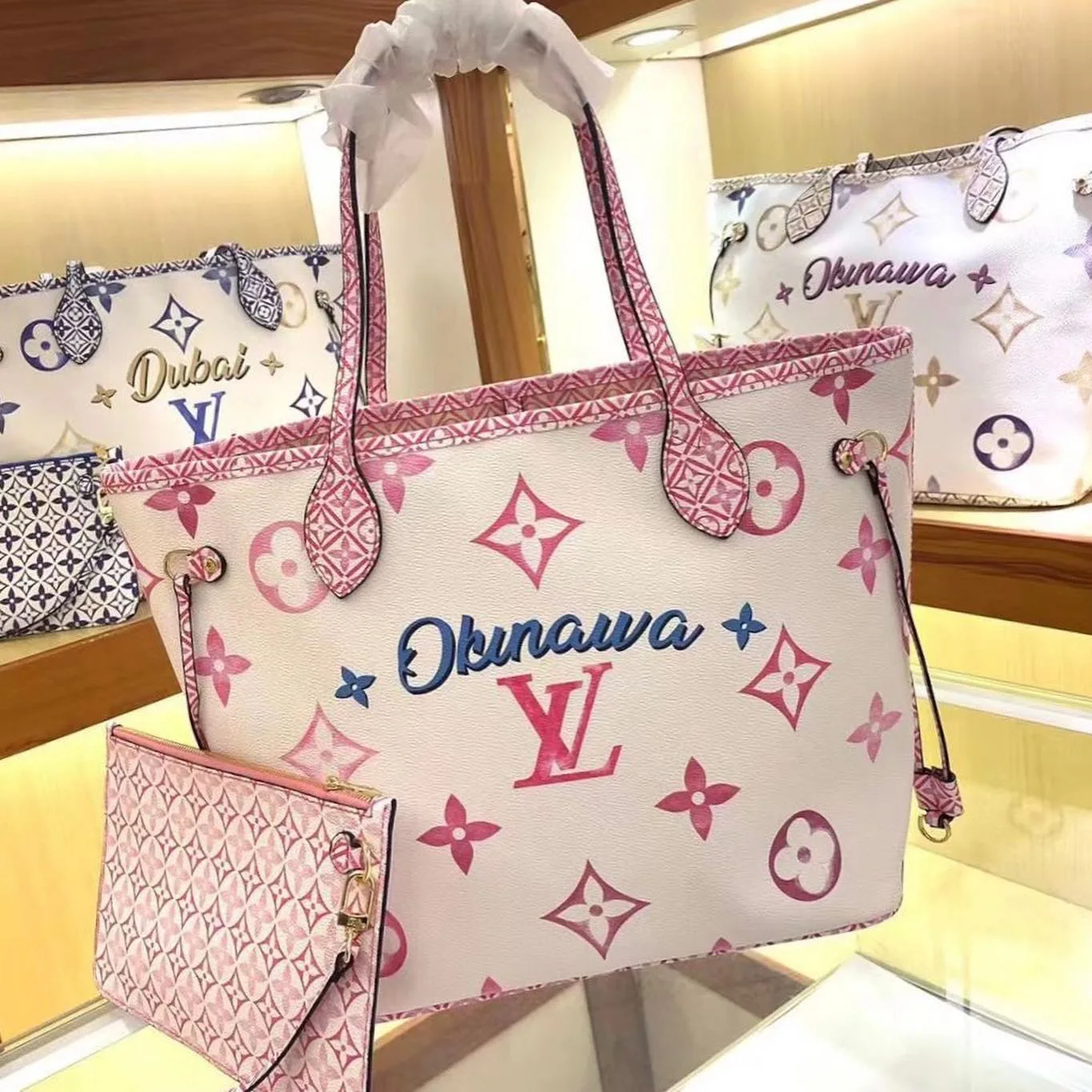 Louis Vuitton Tote Bag photo 2