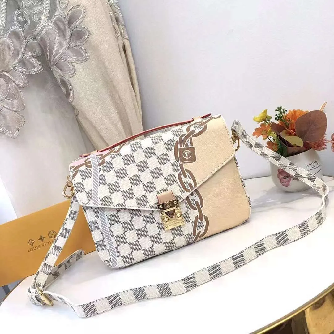 Louis Vuitton Crossbody Bag photo 3