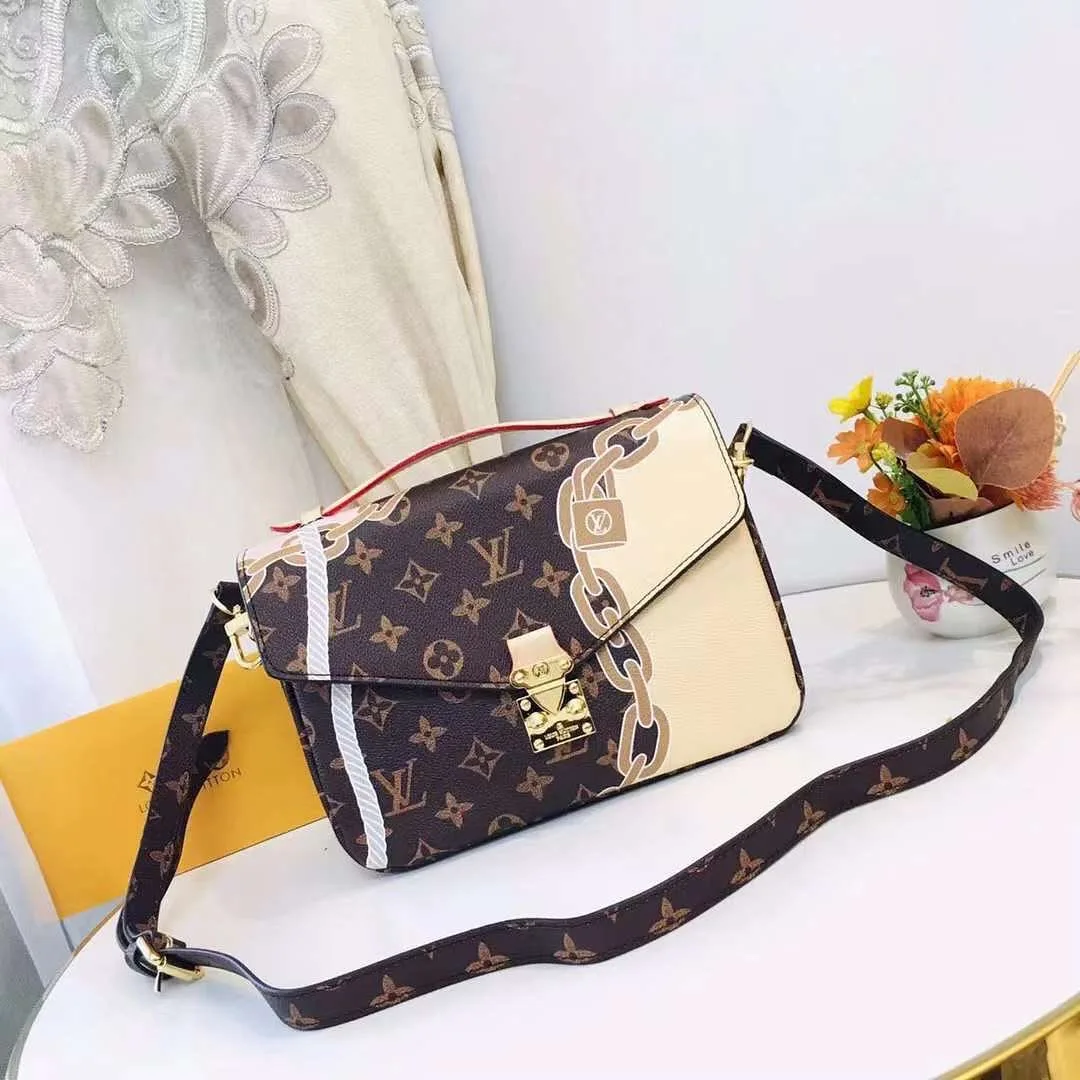 Louis Vuitton Crossbody Bag photo 2