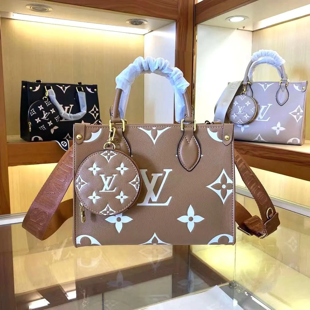 Louis Vuitton Handbag photo 4