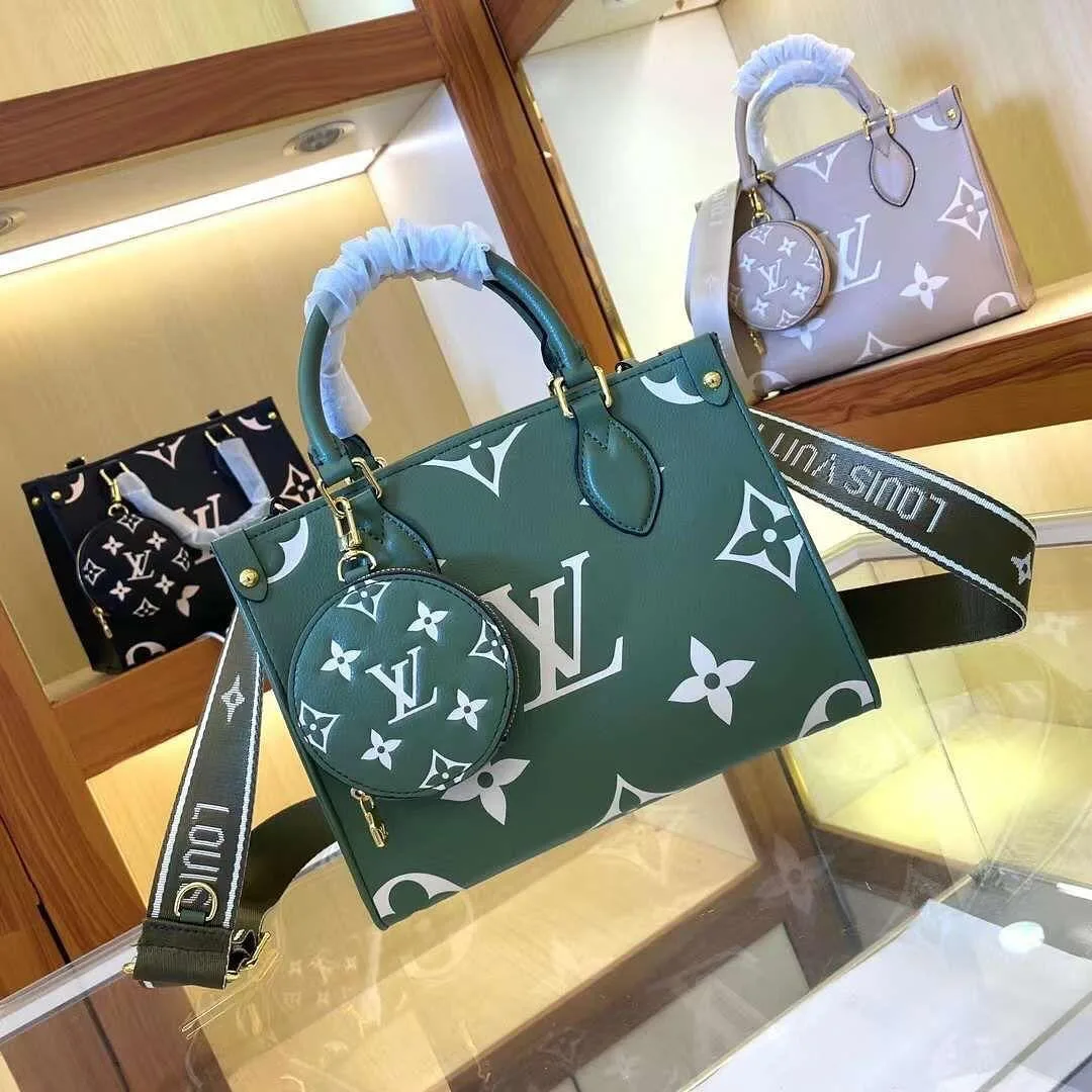 Louis Vuitton Handbag photo 3
