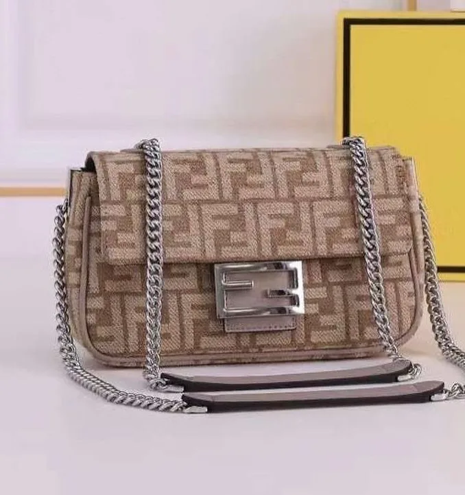 Fendi Peekaboo photo 9