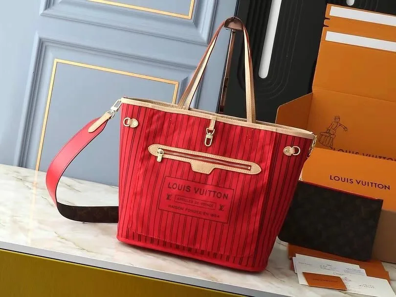 Louis Vuitton Tote Bag photo 8