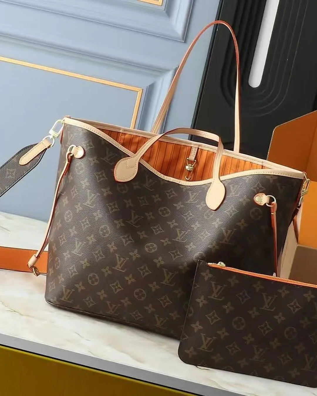 Louis Vuitton Tote Bag photo 7
