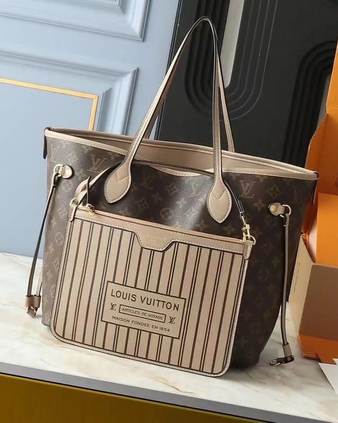 Louis Vuitton Tote Bag photo 4