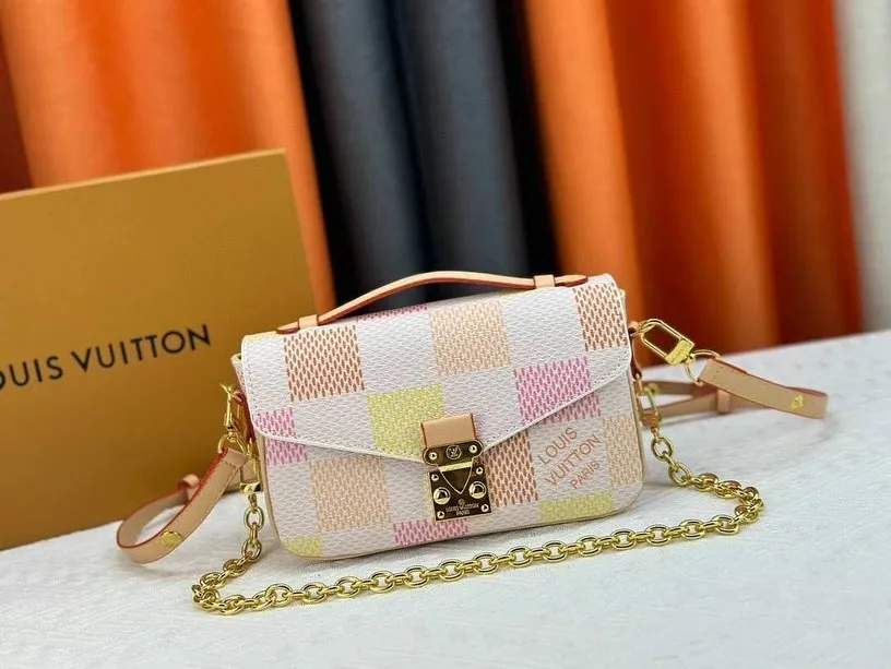 Louis Vuitton Pochette Métis chain Damier Azur