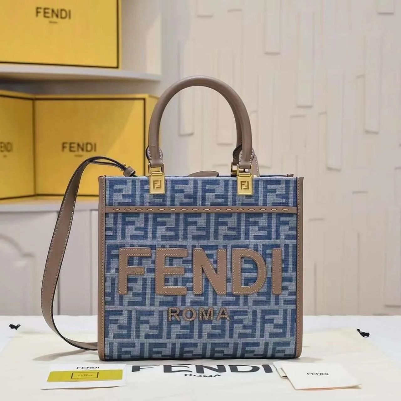 Fendi Sunshine Shopper photo 2
