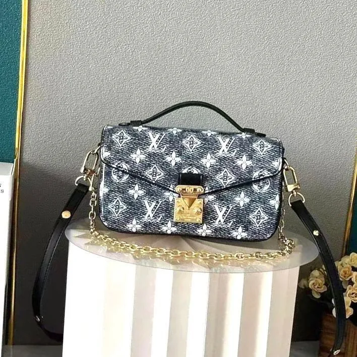 Louis Vuitton Metis photo 3