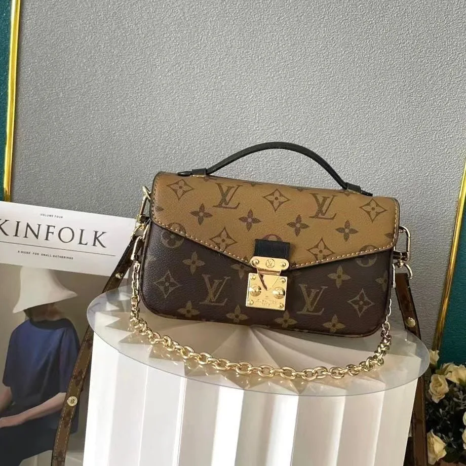 Louis Vuitton Metis photo 4
