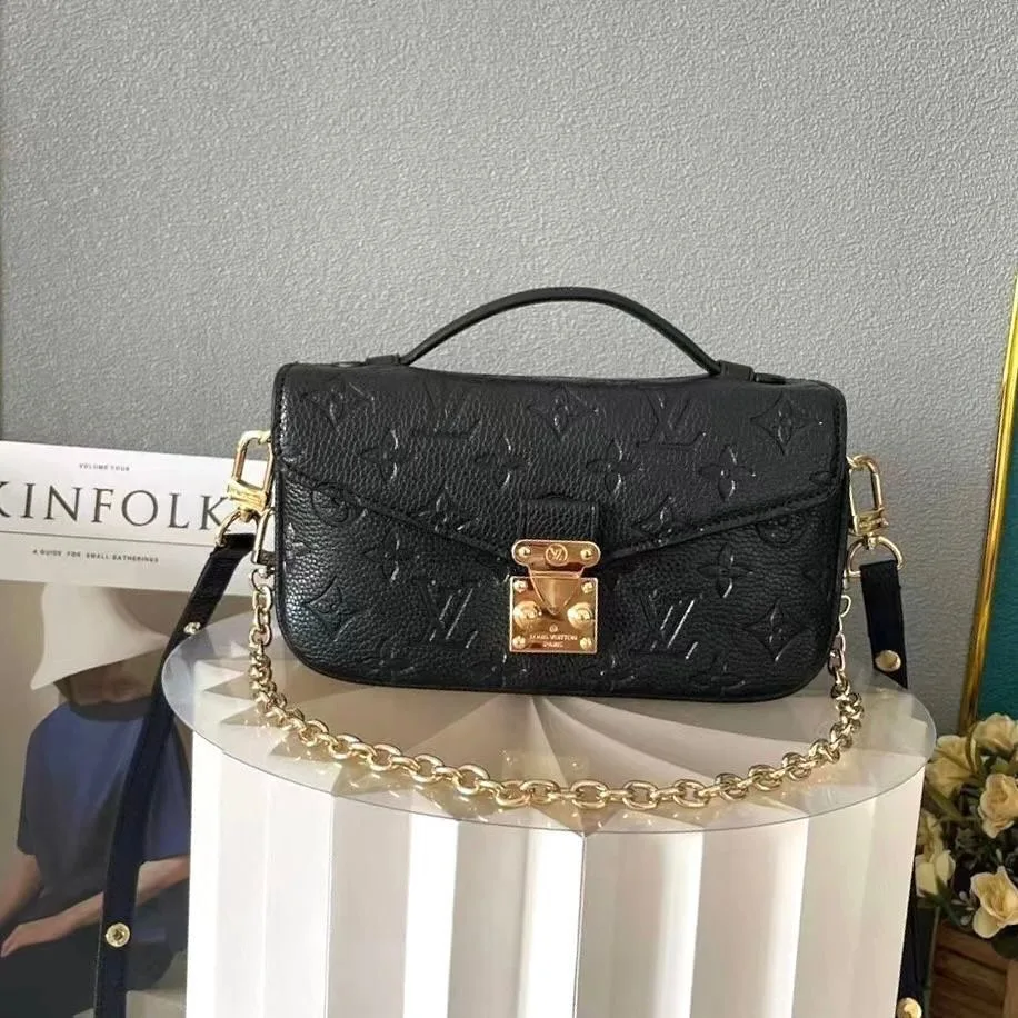 Louis Vuitton Metis photo 2