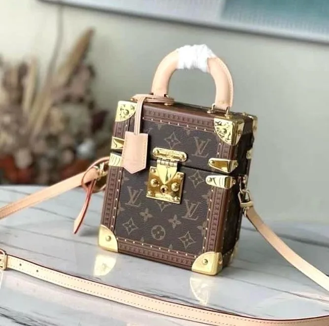 Louis Vuitton Petite Malle