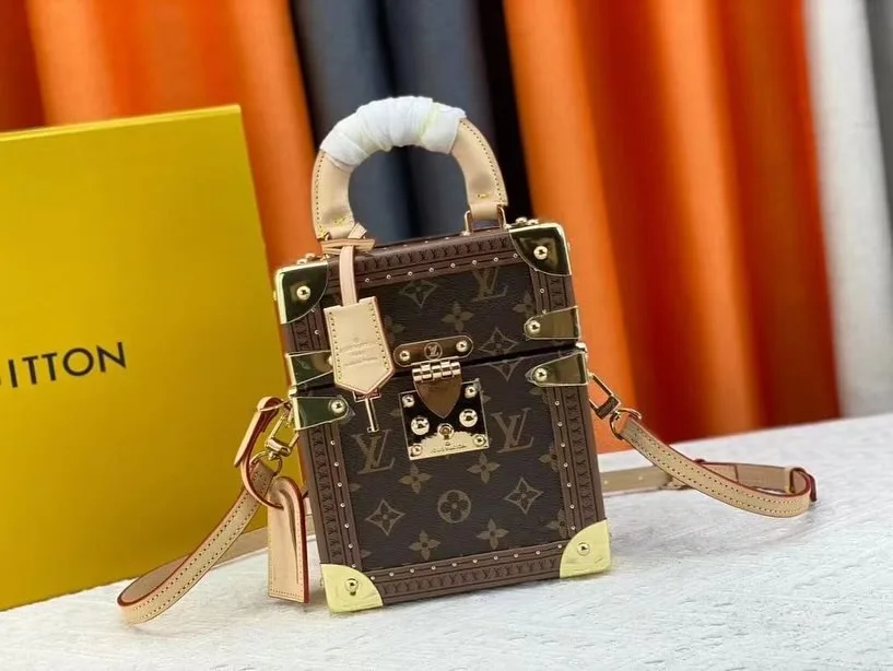 Louis Vuitton Petite Malle photo 3