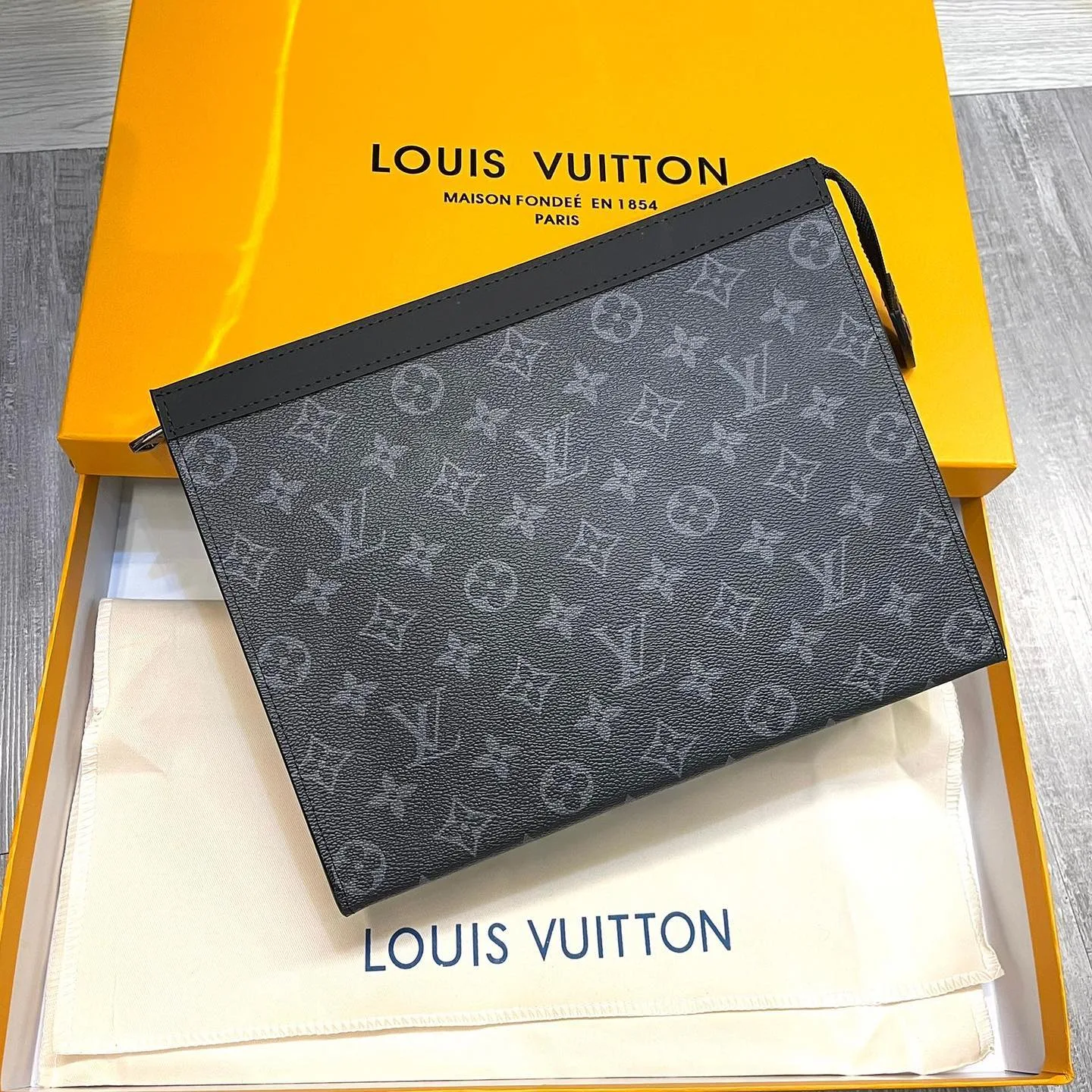 Louis Vuitton Pochette