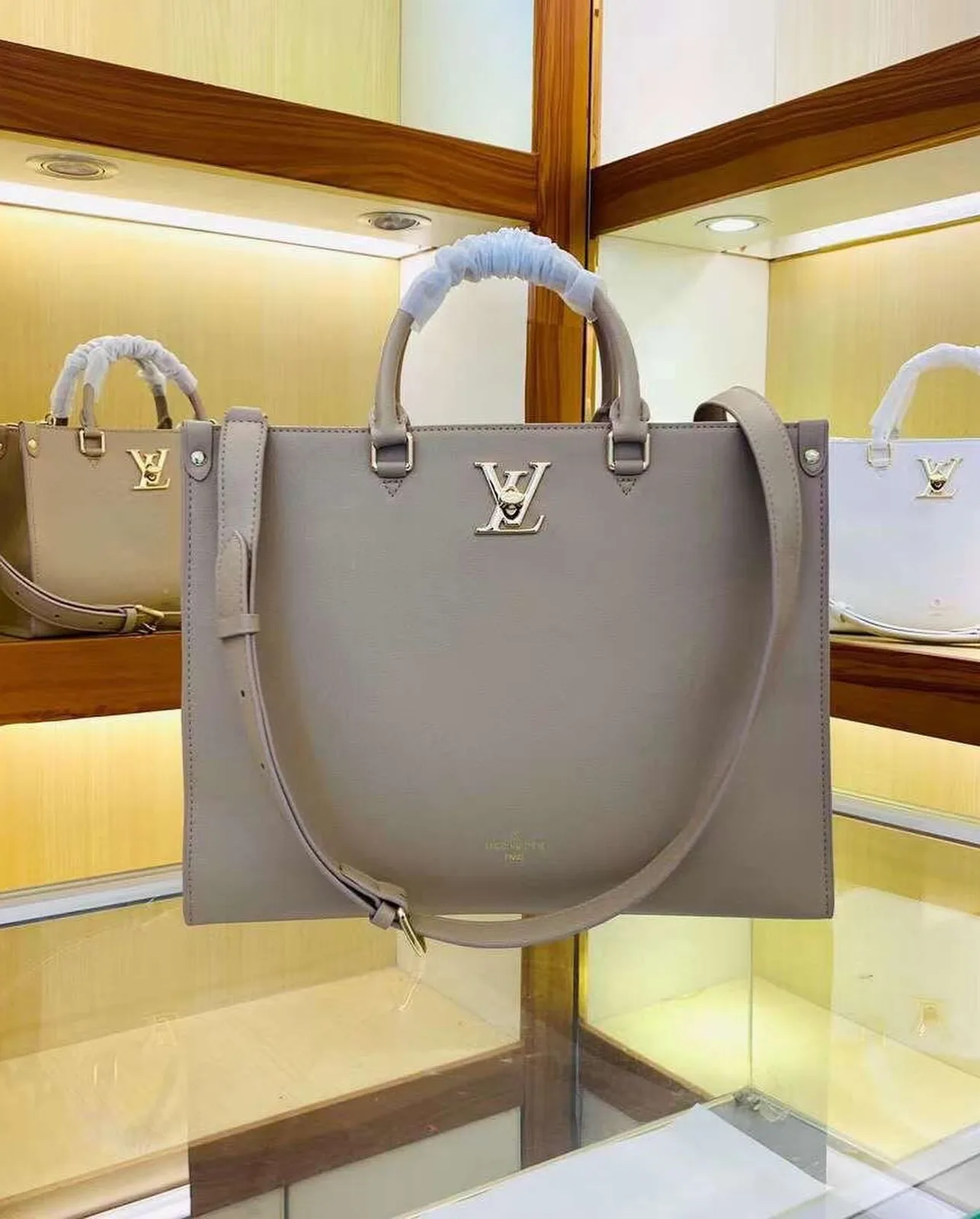 Louis Vuitton Pont-Neuf or similar structured tote