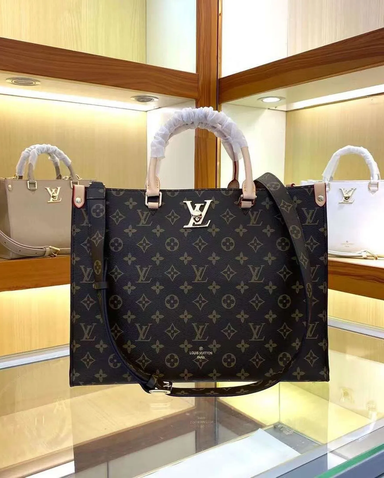 Louis Vuitton Pont-Neuf or similar structured tote photo 2