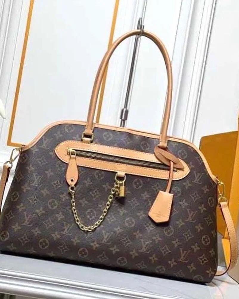 Louis Vuitton Retiro photo 2